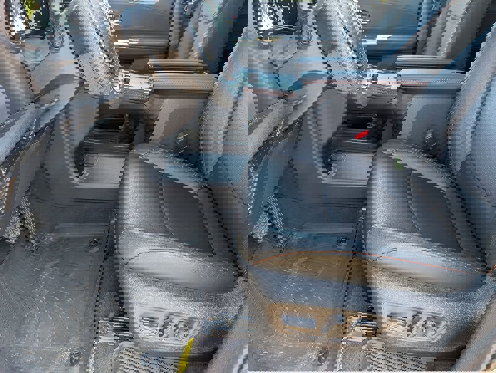 Used 2024 Toyota Sienna XSE image 15