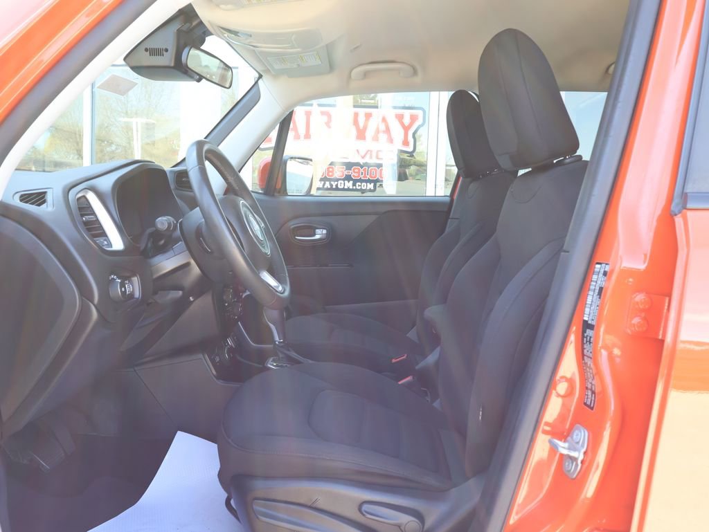 Used 2019 Jeep Renegade Latitude image 11