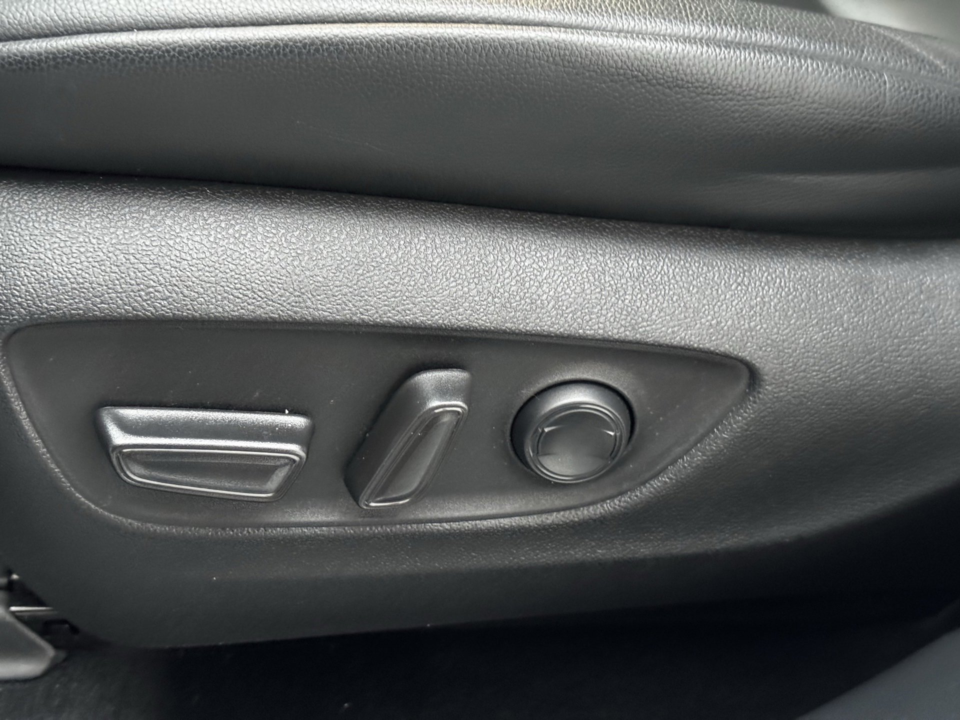 Used 2022 Toyota Highlander XLE image 23