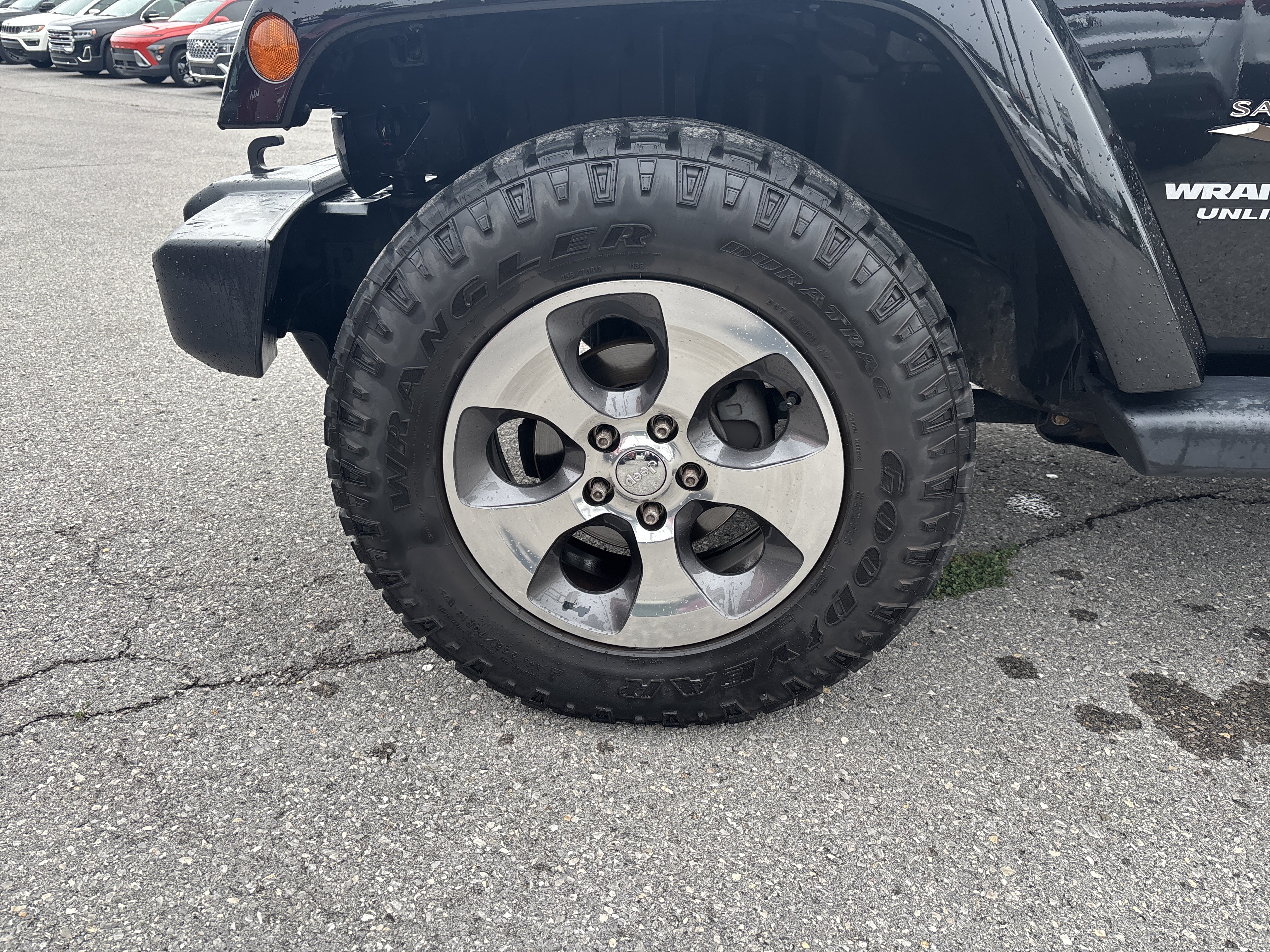 Used 2017 Jeep Wrangler Unlimited Sahara AWD/4WD image 10