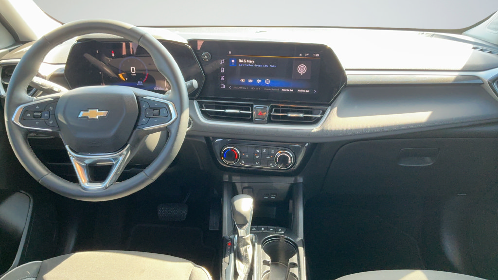 Used 2026 Chevrolet TrailBlazer LT w/ LT Cold Weather Package FWD image 7