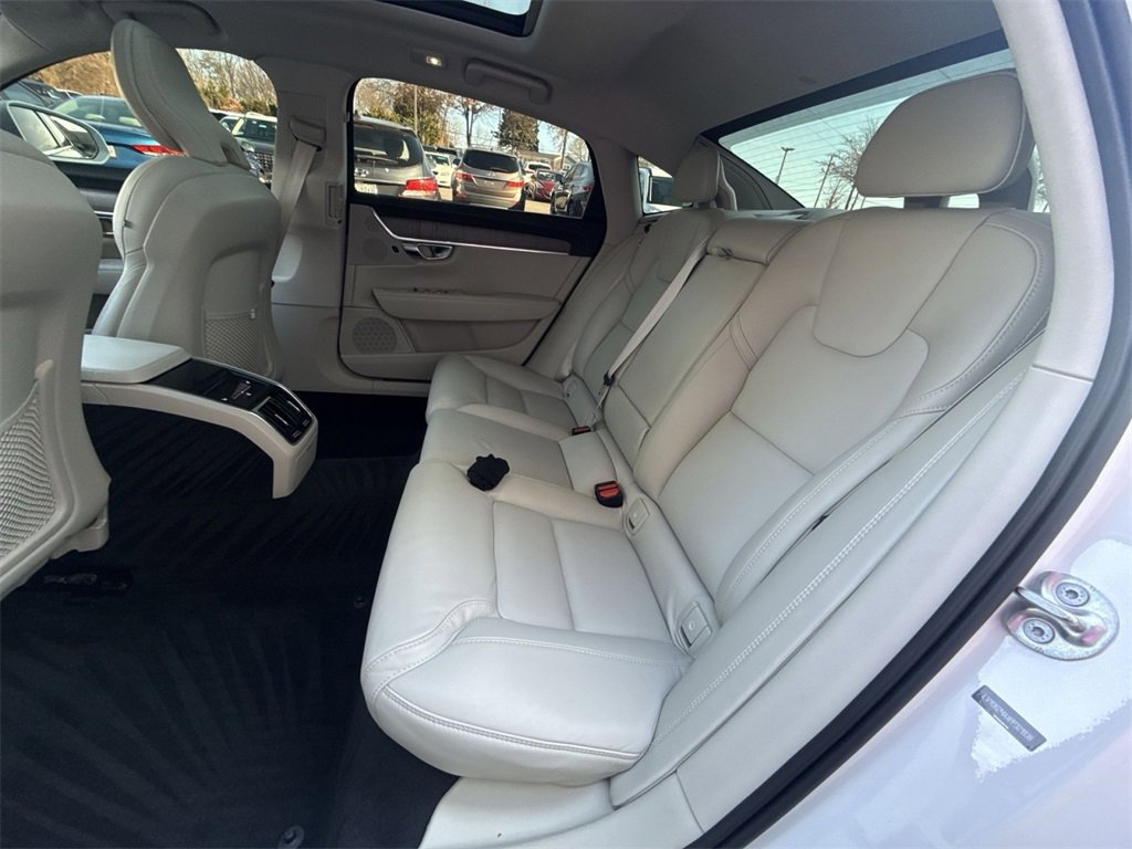 Used 2023 Volvo S90 B6 Ultimate image 25