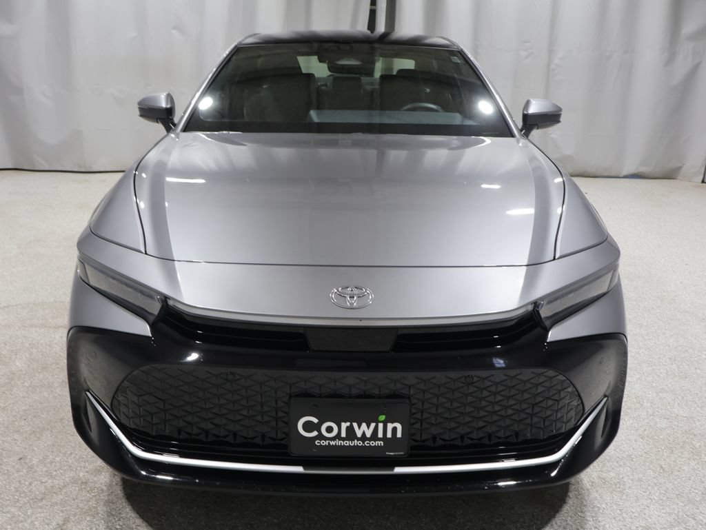Used 2024 Toyota Crown AWD/4WD image 9