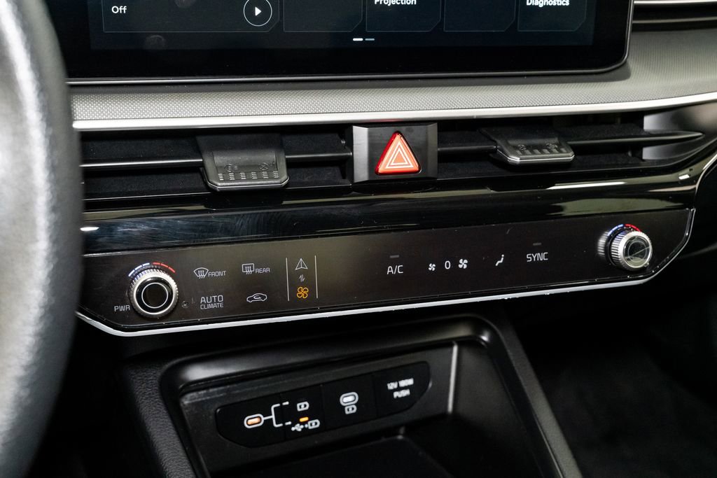 Certified 2025 Kia K5 LXS image 18