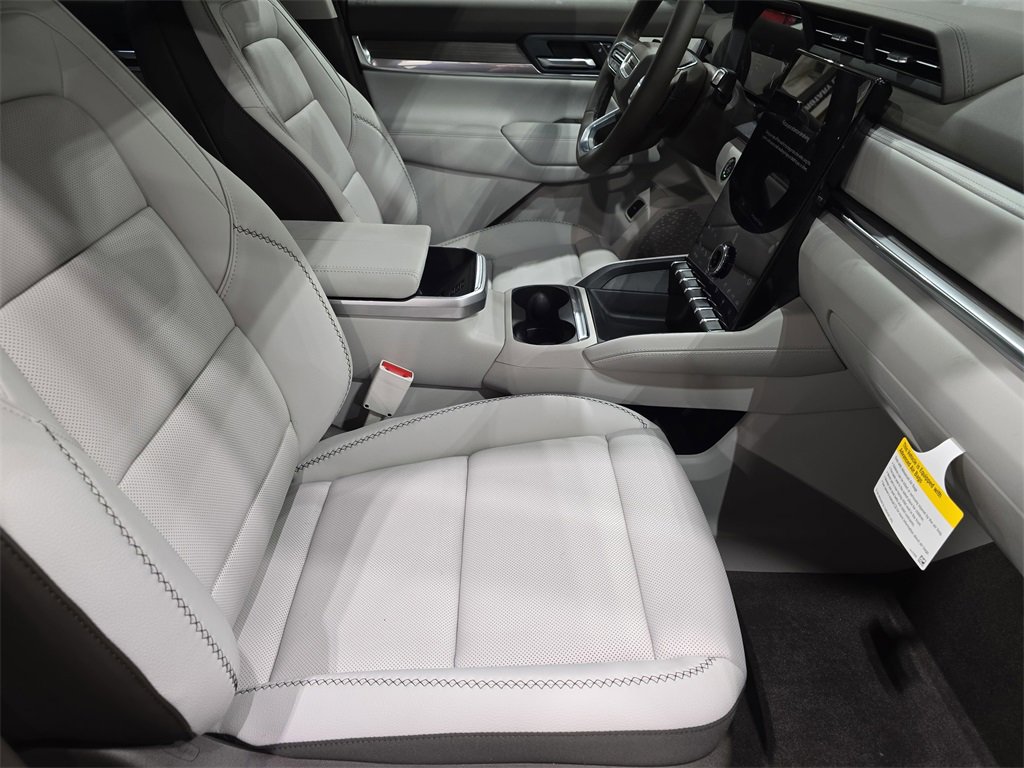 New 2026 GMC Terrain Denali w/ LPO, Black Badging Package image 10