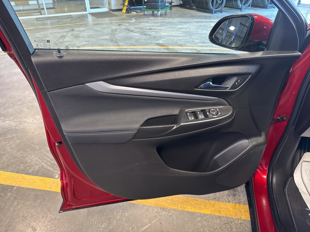 Used 2023 Chevrolet Bolt EUV LT w/ Comfort Package image 24
