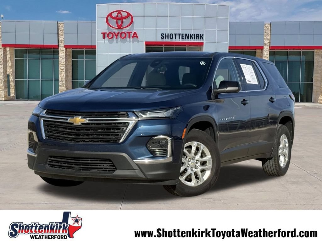 Used 2023 Chevrolet Traverse LS FWD image 1