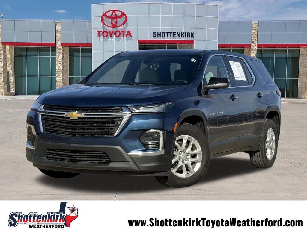 Used 2023 Chevrolet Traverse LS FWD image 1