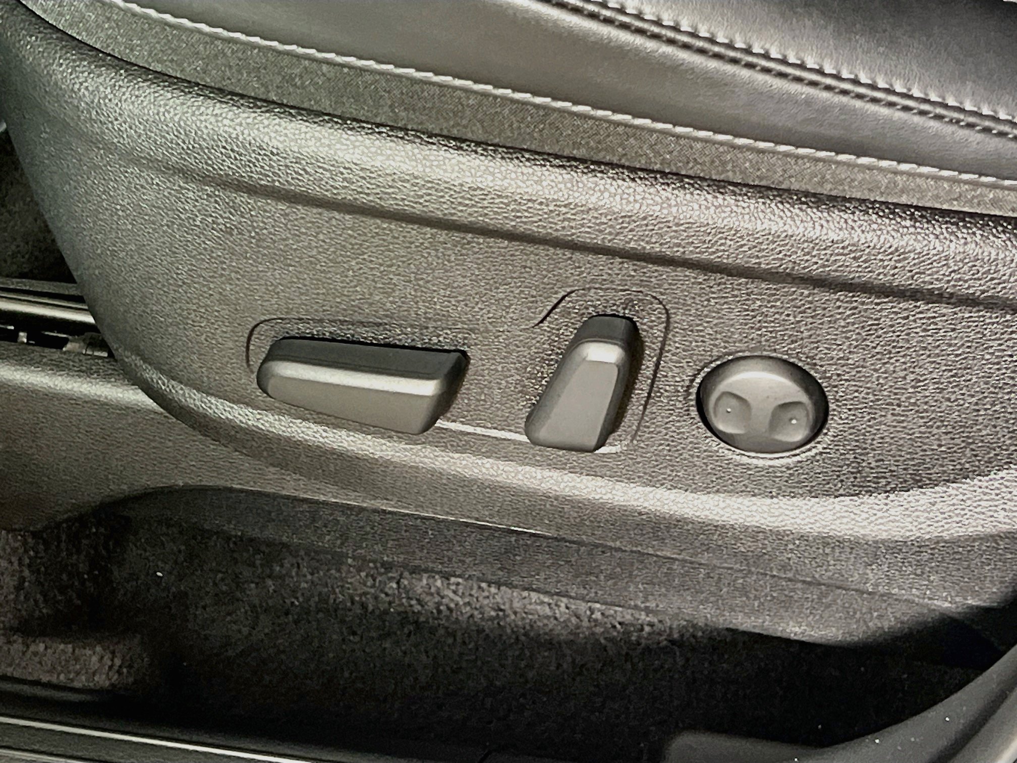 Used 2025 Kia Telluride S FWD image 16