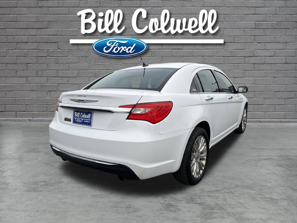 Used 2012 Chrysler 200 Limited FWD image 4