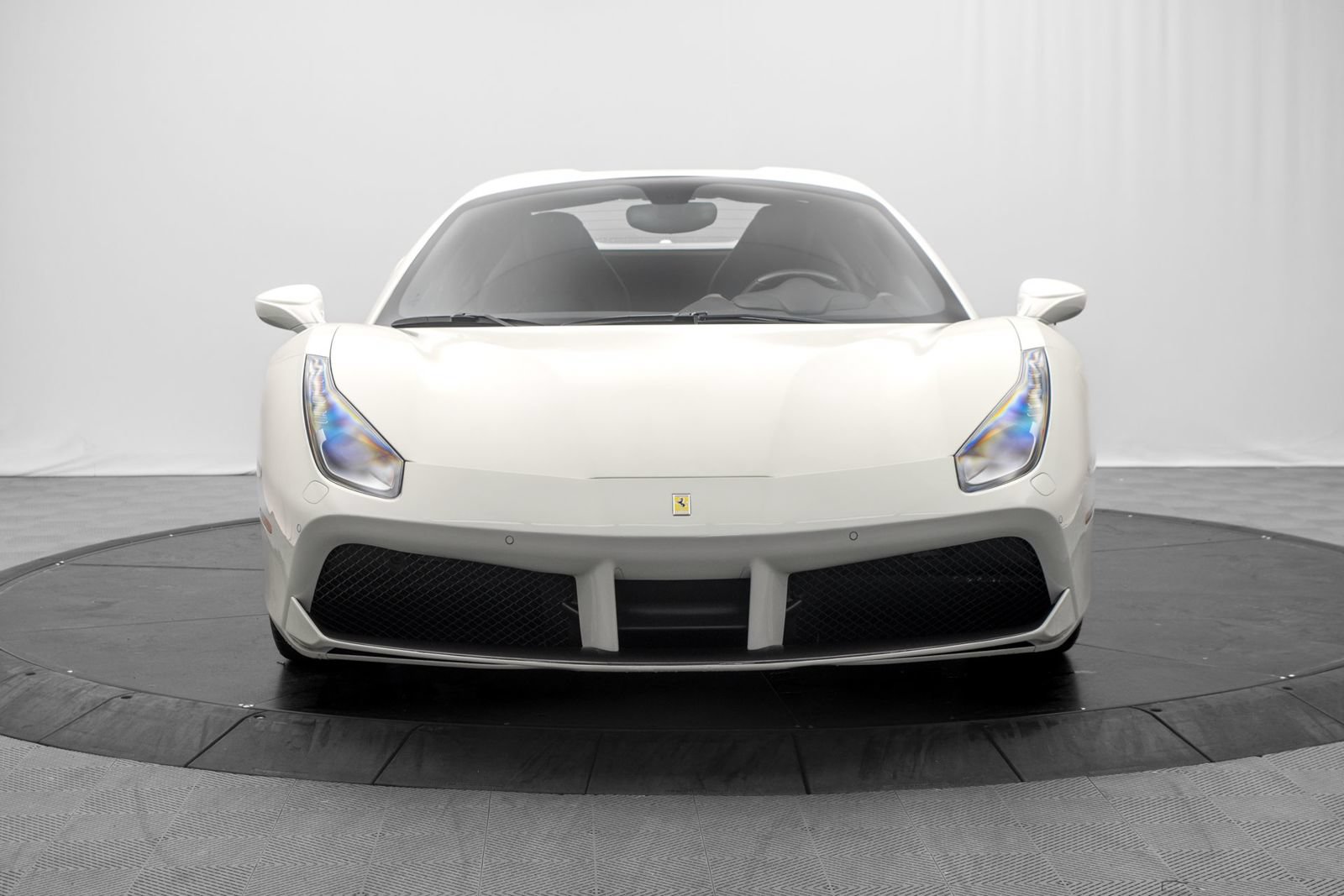 Used 2018 Ferrari 488 Spider RWD image 16