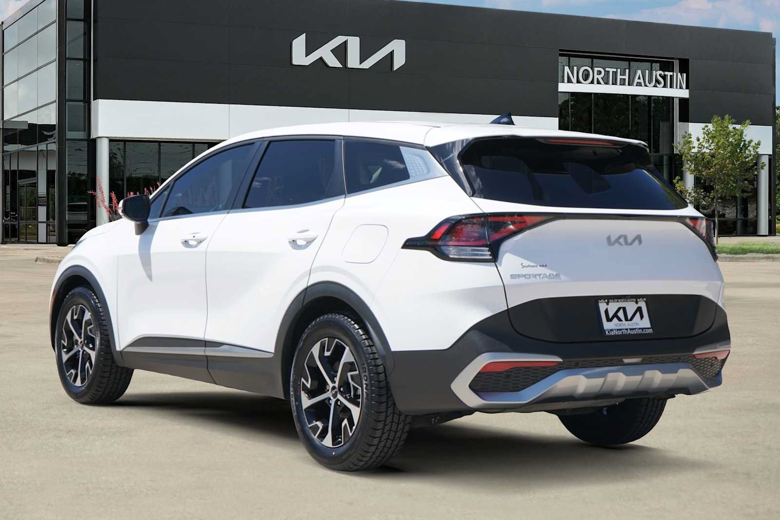Certified 2023 Kia Sportage EX FWD image 4