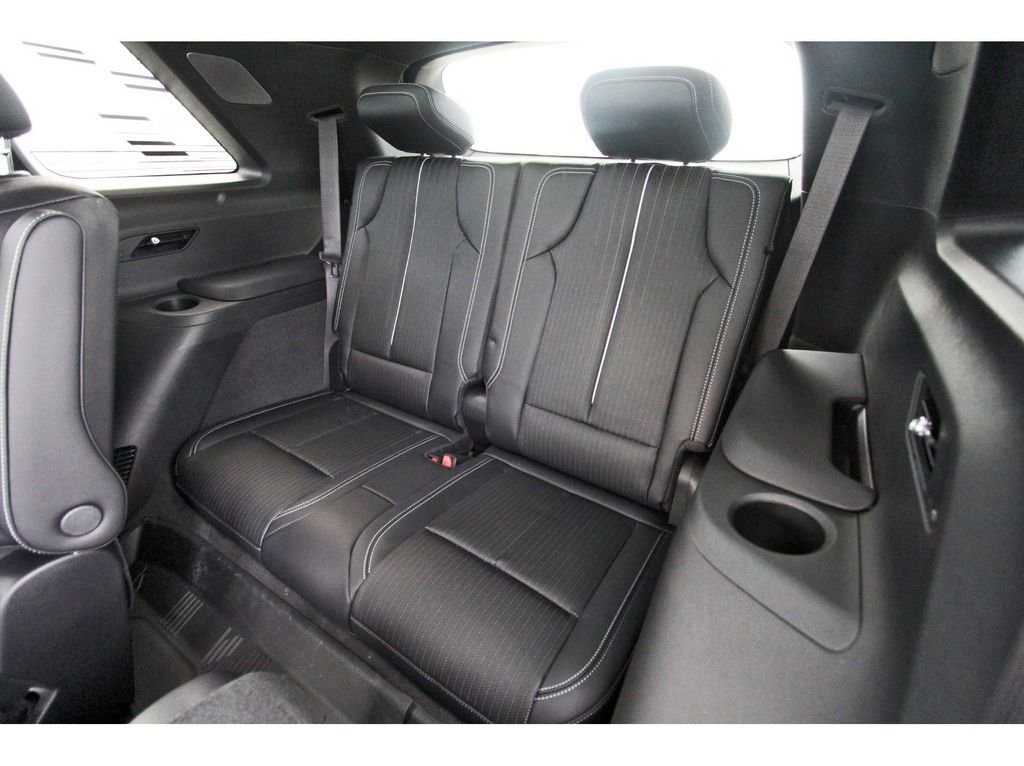 New 2026 Cadillac Vistiq Premium Luxury AWD/4WD image 13