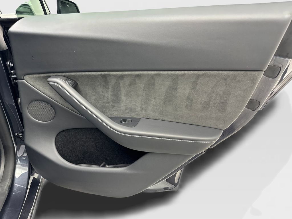 Used 2024 Tesla Model Y Long Range image 42