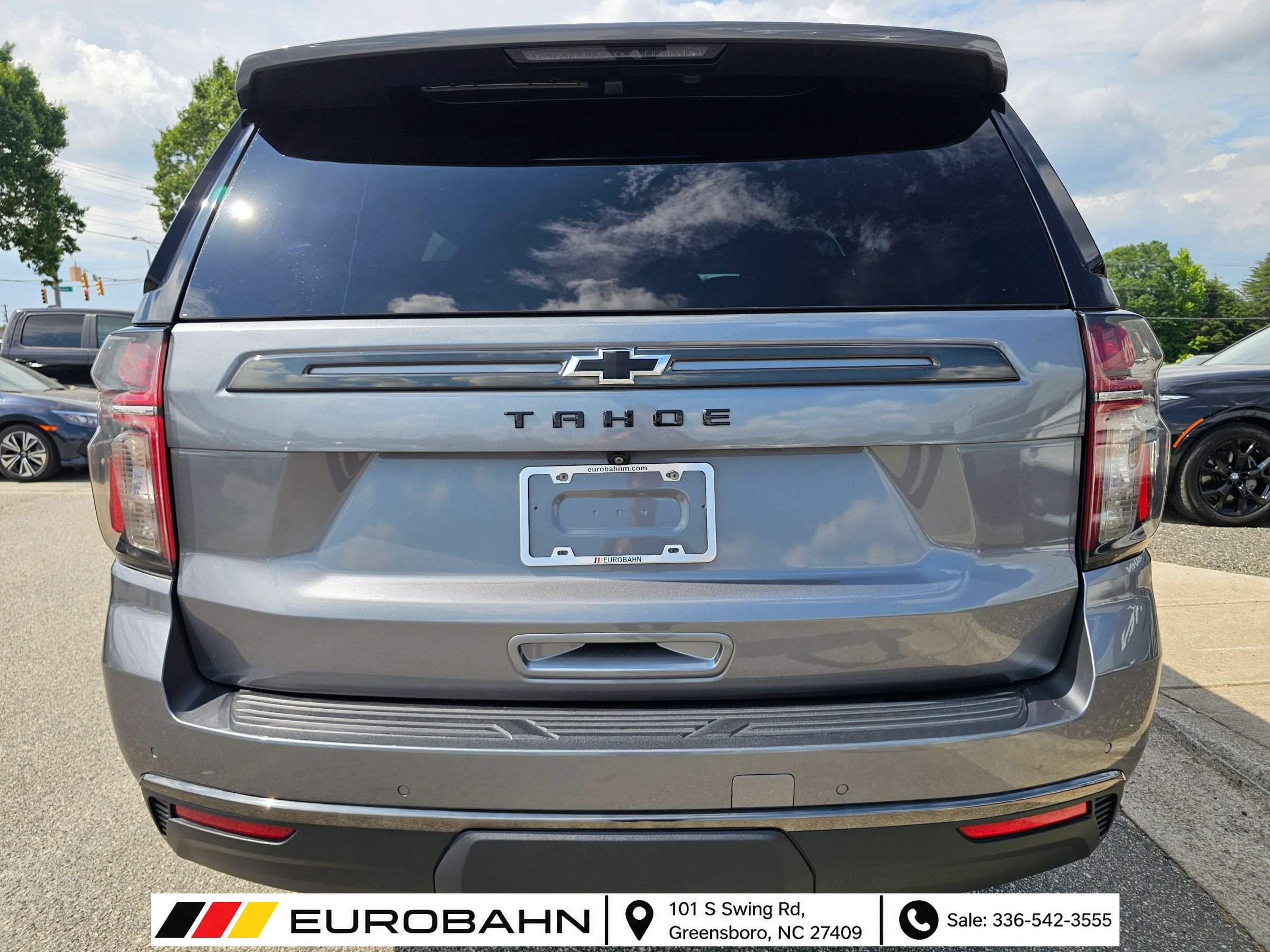 Used 2022 Chevrolet Tahoe Z71 w/ Z71 Off-Road Package AWD/4WD image 4
