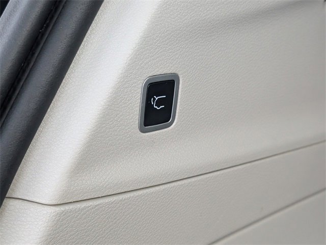 Used 2023 Chrysler Pacifica Limited image 56