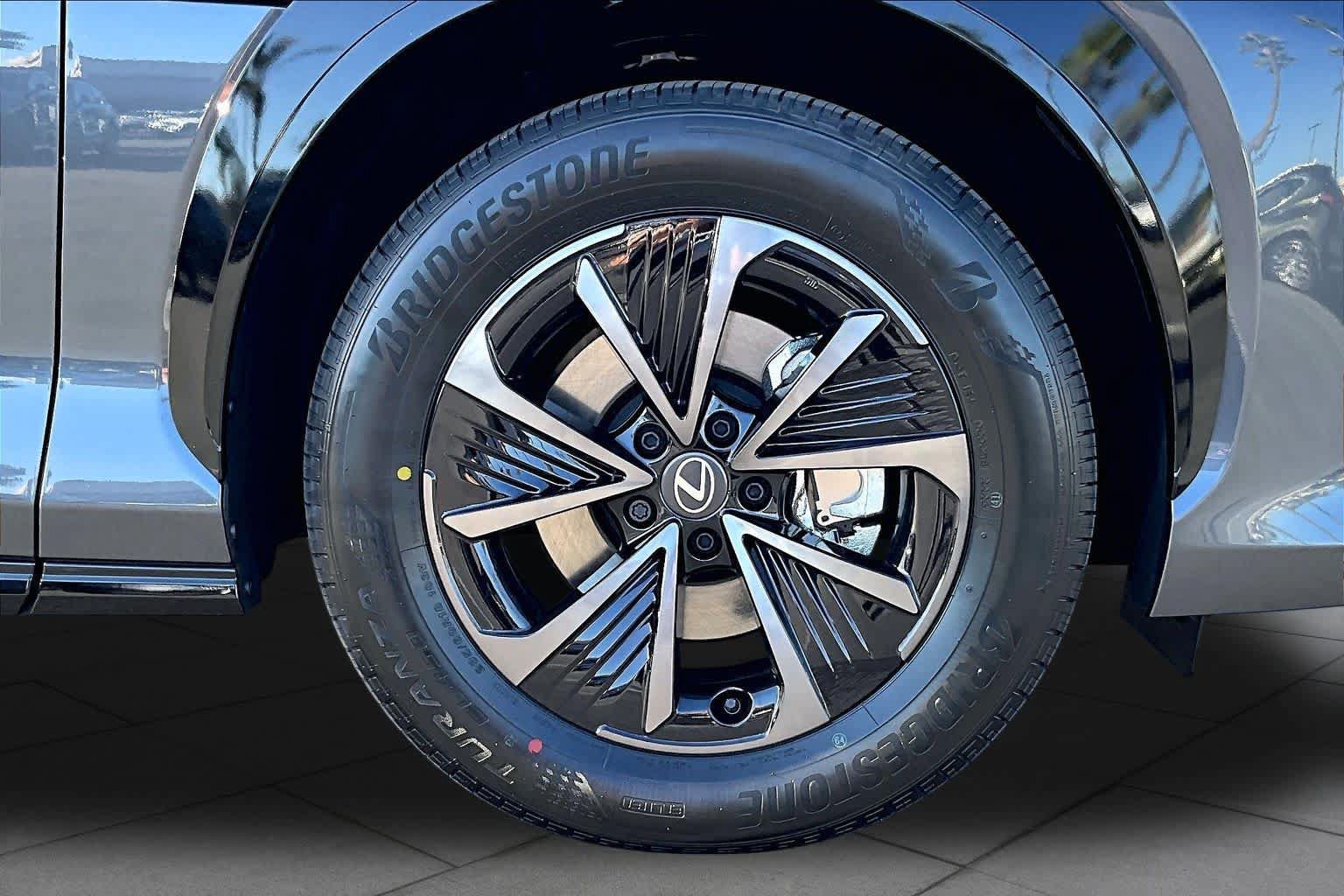 New 2026 Lexus RZ 350e 2WD image 9
