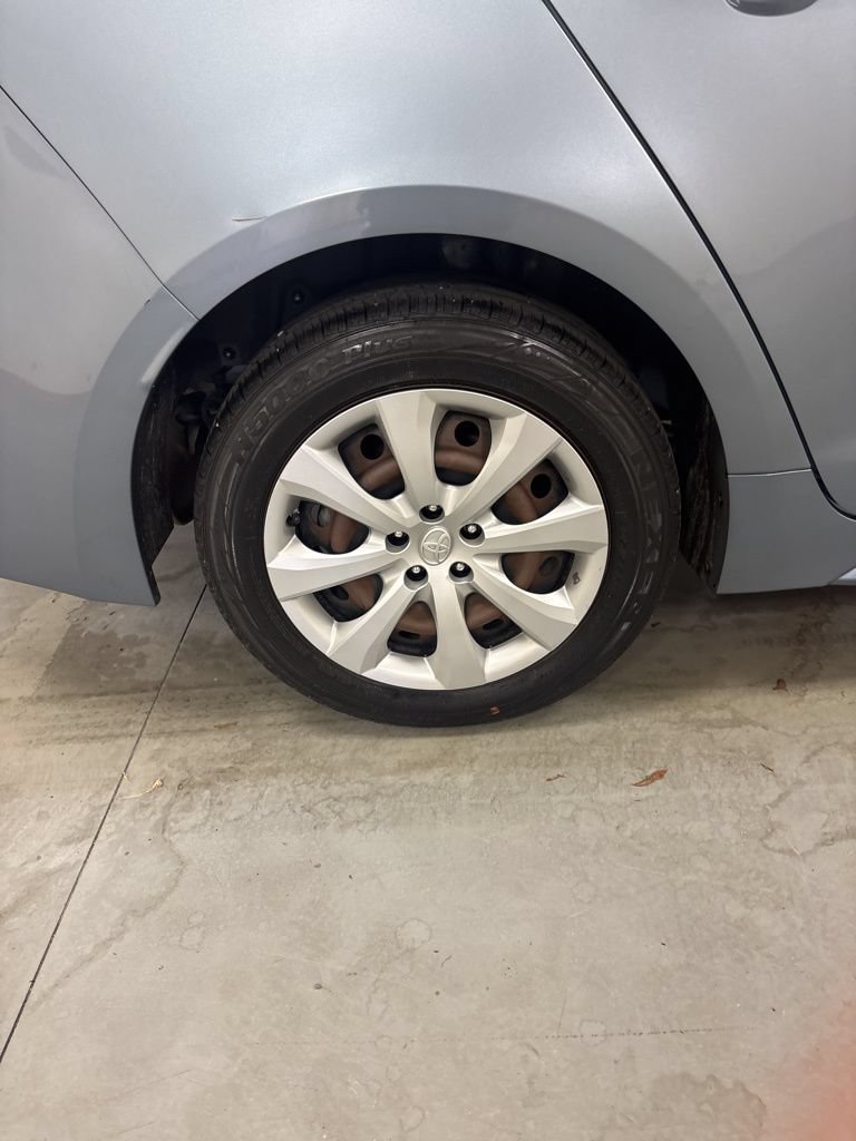 Used 2020 Toyota Corolla LE FWD image 30