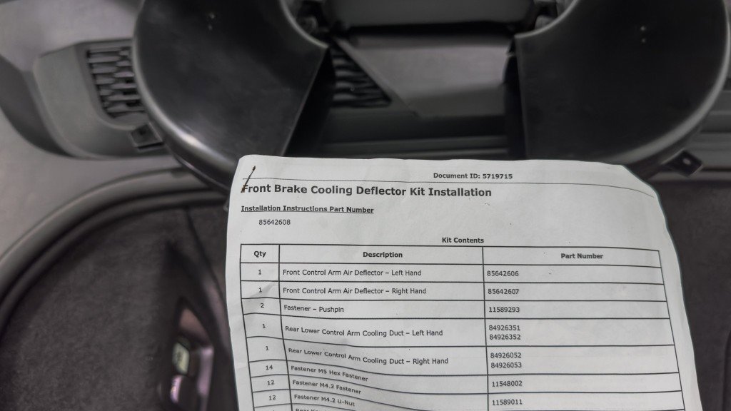 Used 2024 Chevrolet Corvette Stingray Premium Conv w/ Z51 Performance Package image 71