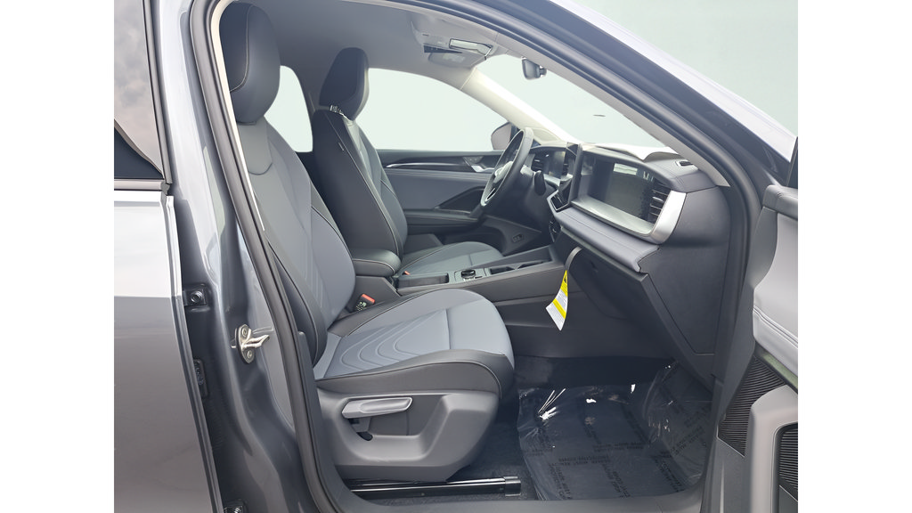 New 2025 Volkswagen Tiguan SE FWD image 13