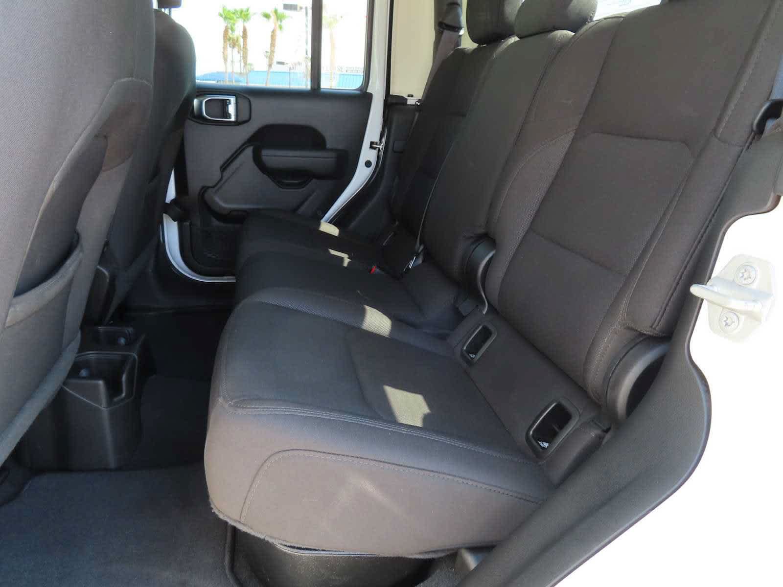 Used 2023 Jeep Gladiator Sport AWD/4WD image 13