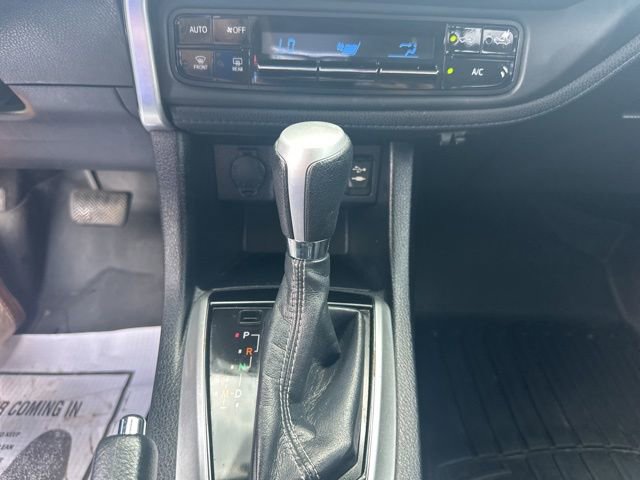 Used 2018 Toyota Corolla XSE FWD image 16