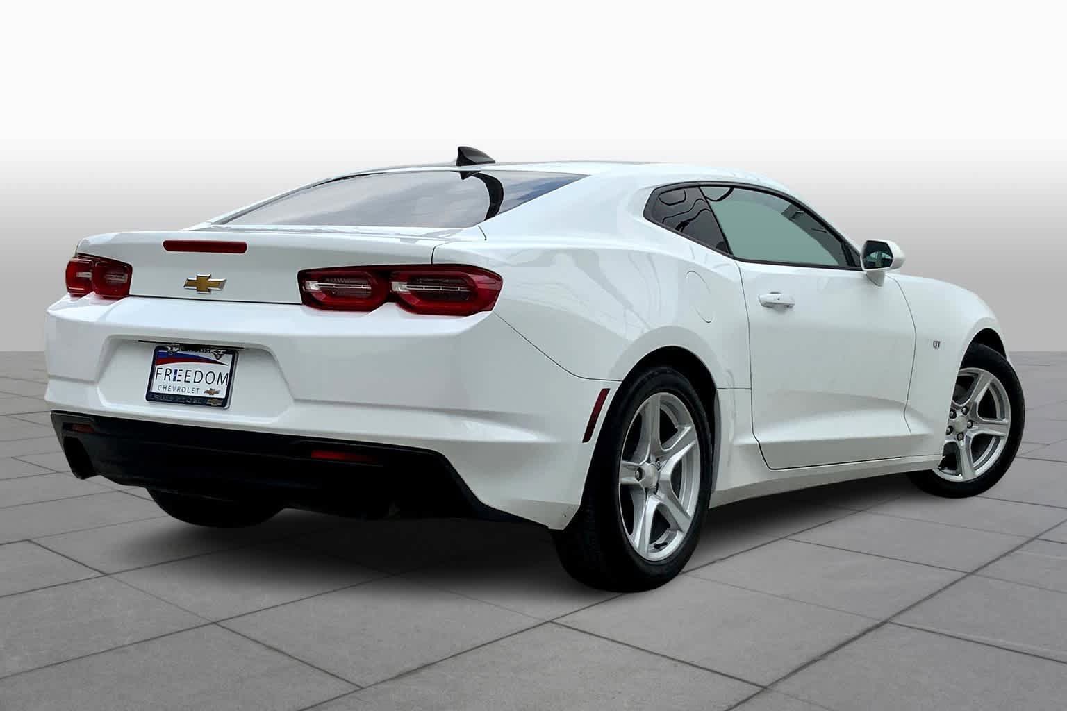 Used 2020 Chevrolet Camaro LT w/ Technology Package RWD image 13