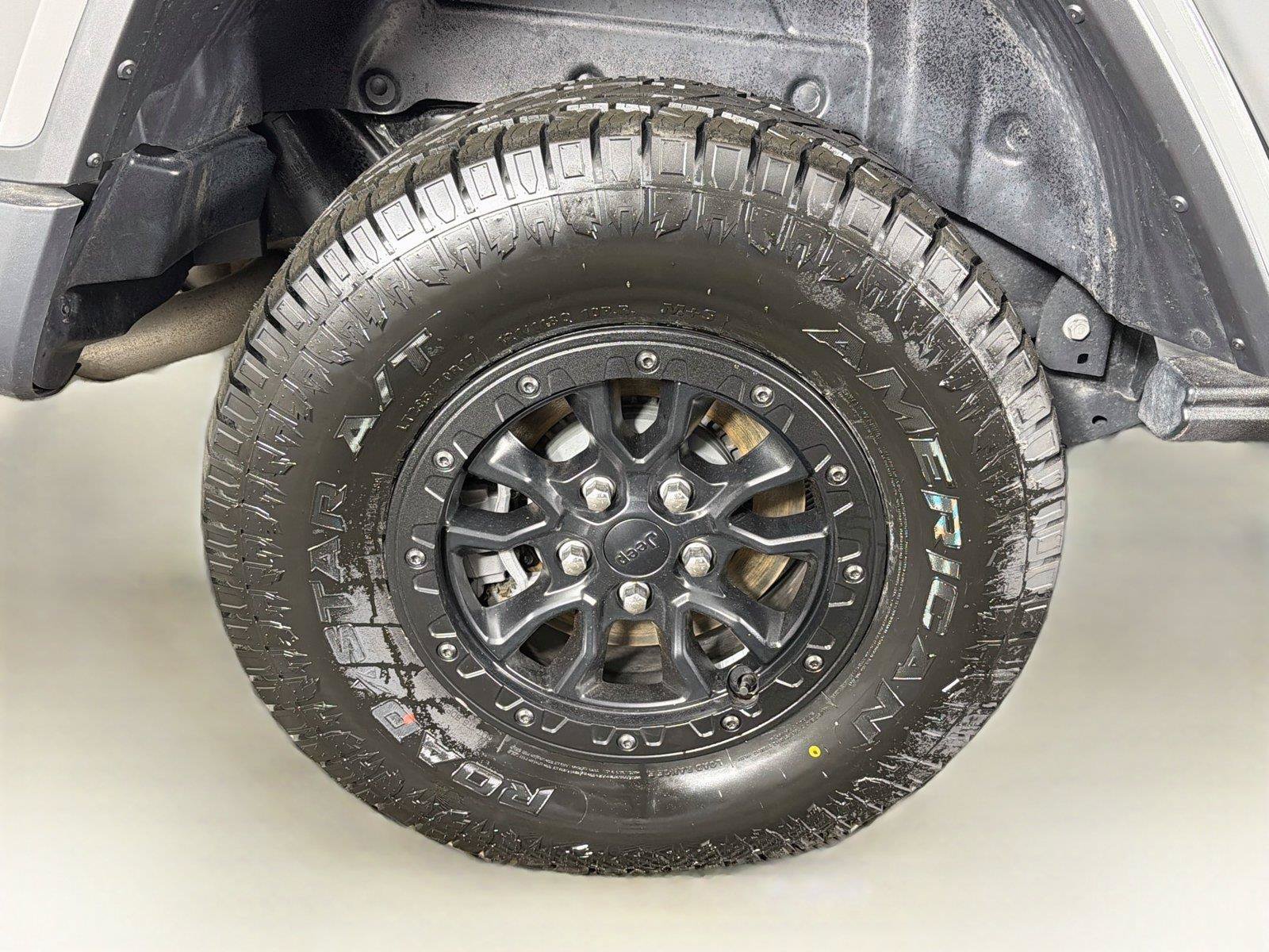 Used 2023 Jeep Wrangler Unlimited Rubicon 4xe AWD/4WD image 35
