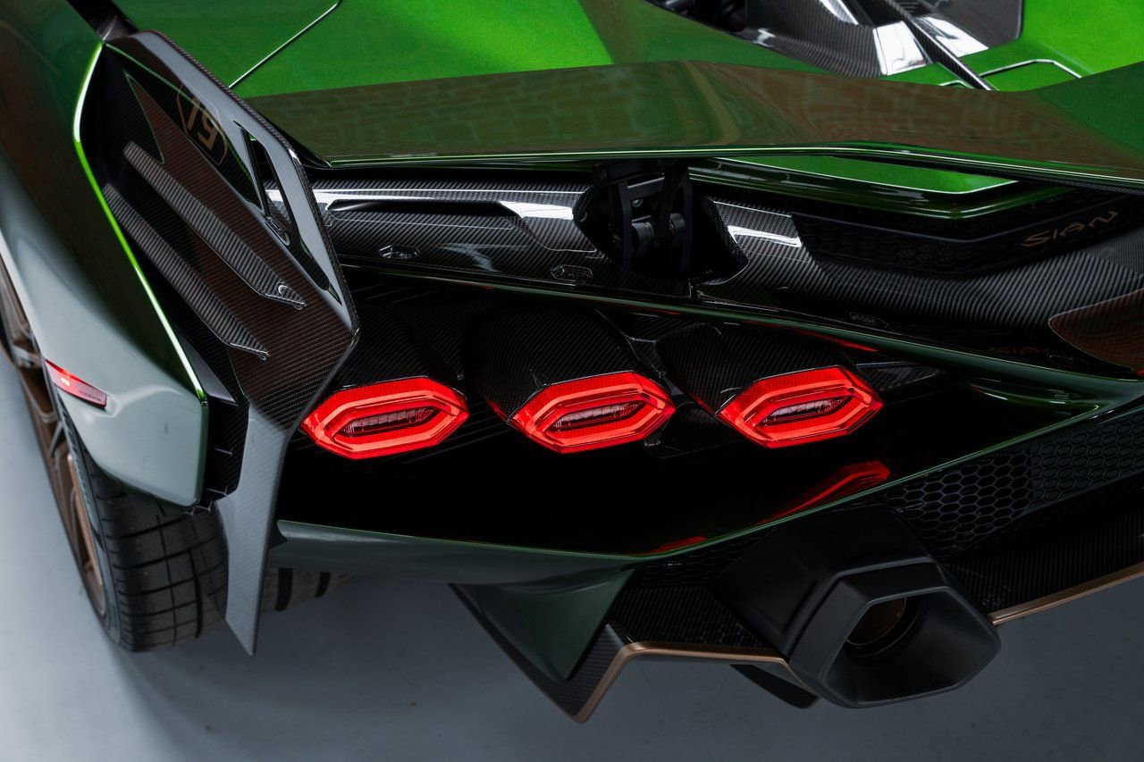 Used 2021 Lamborghini Sian Roadster AWD/4WD image 50