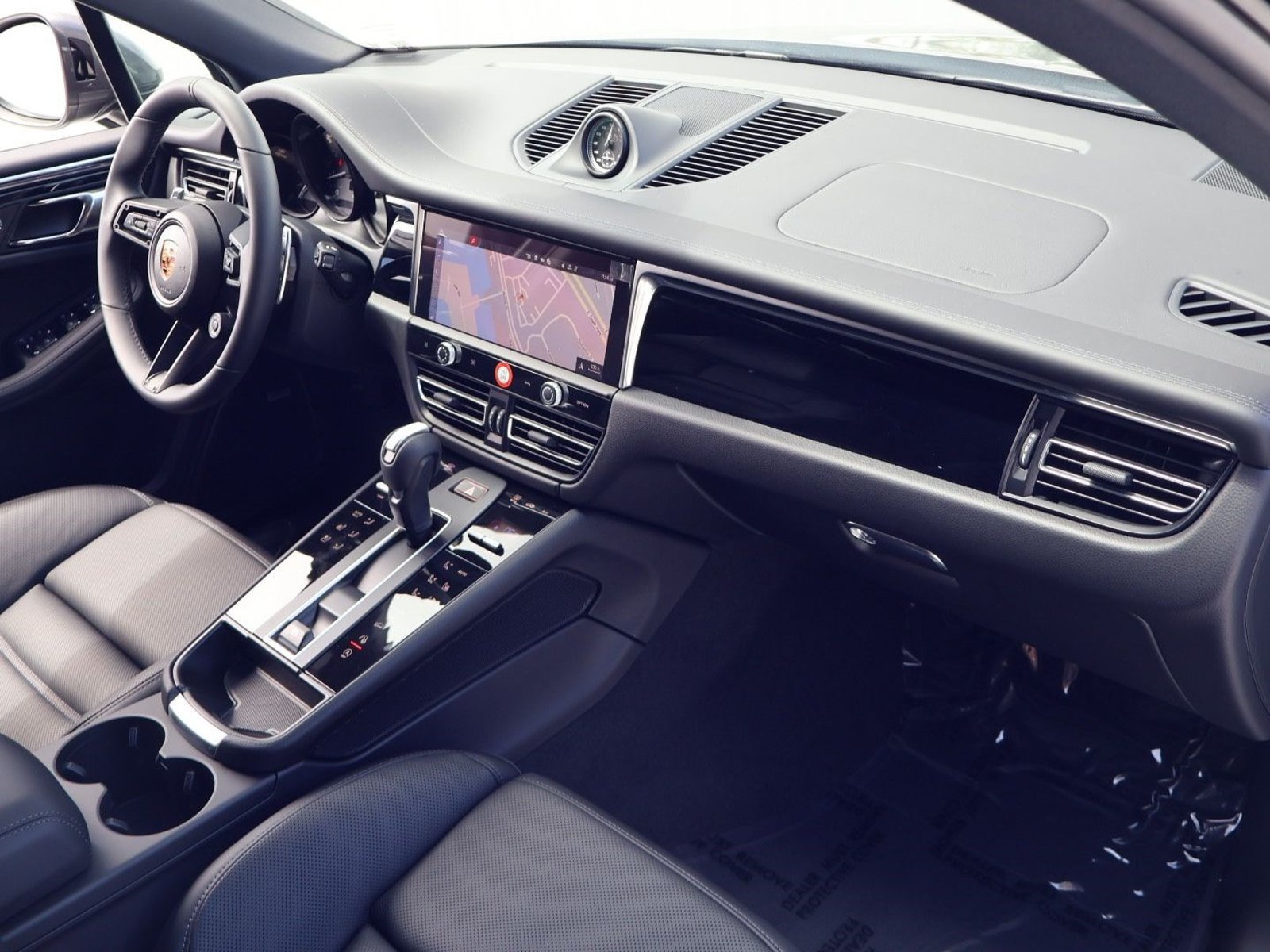New 2026 Porsche Macan Turbo AWD/4WD image 25