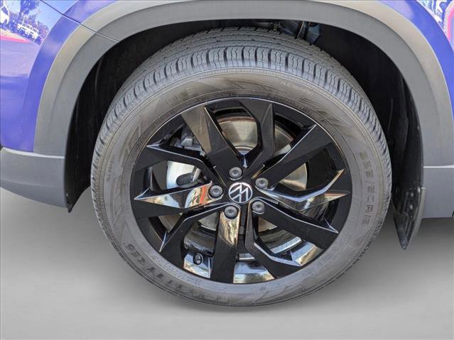 Used 2022 Volkswagen Taos SE w/ Panoramic Sunroof Package AWD/4WD image 23