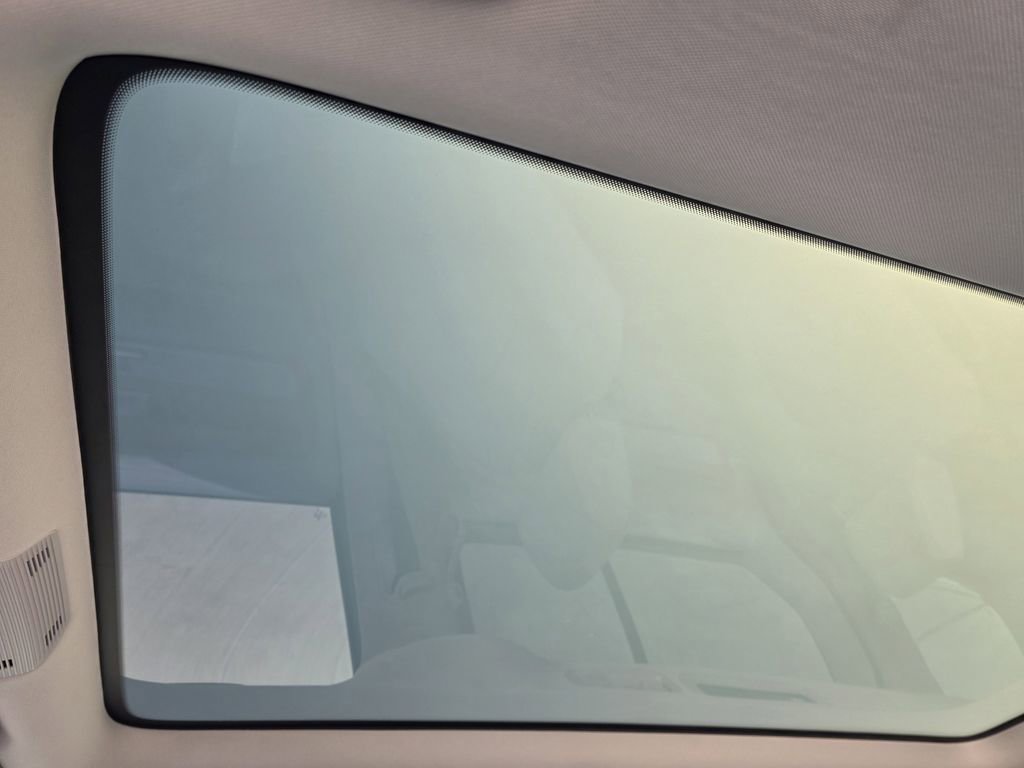 New 2025 Volkswagen ID. Buzz Pro S Plus image 18