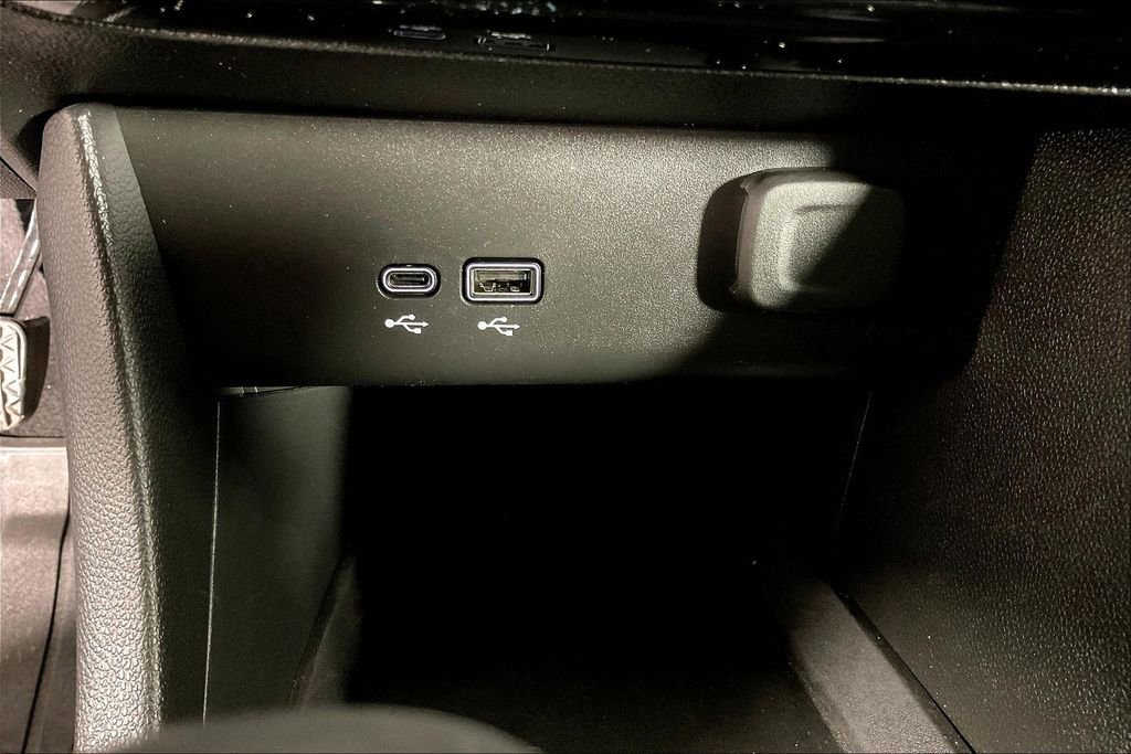 Used 2024 Buick Encore GX Sport Touring image 32