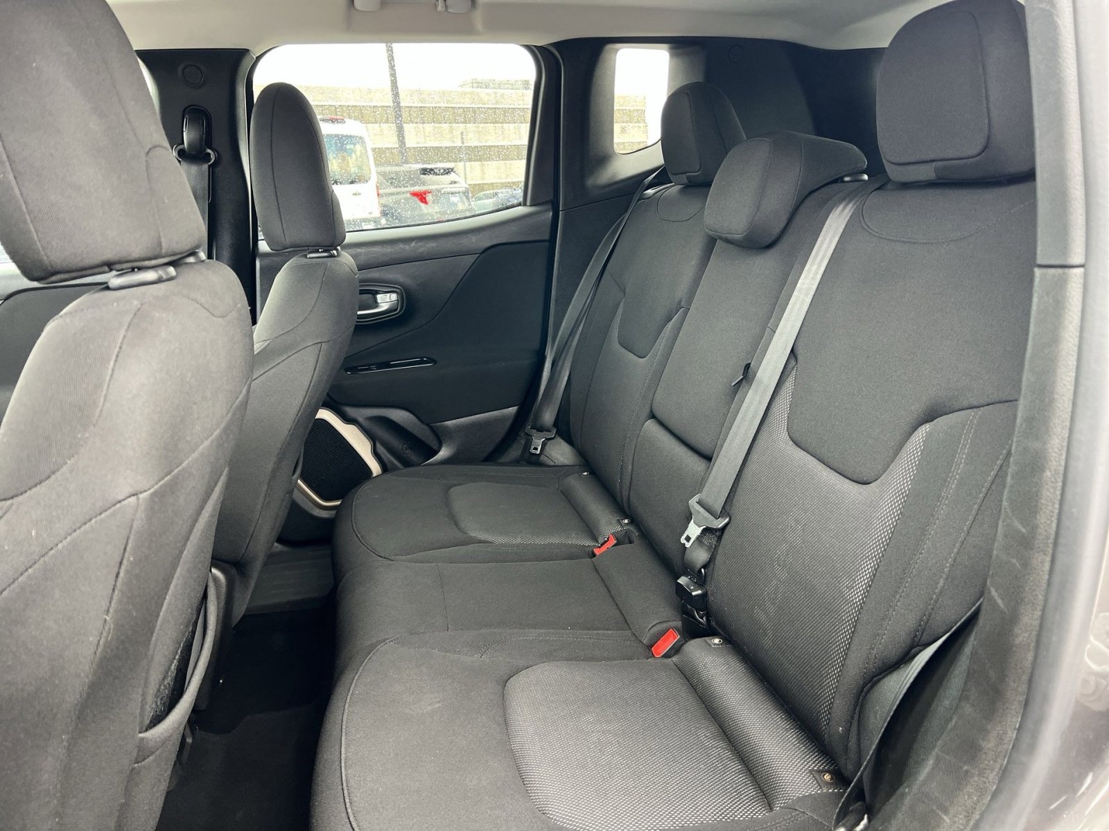 Used 2017 Jeep Renegade Latitude image 22