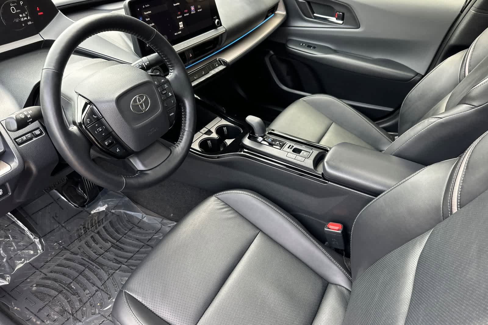 Used 2024 Toyota Prius XLE AWD/4WD image 11