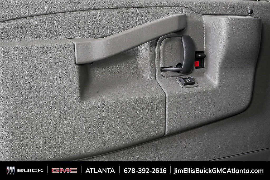 New 2025 GMC Savana 2500 w/ Driver Convenience Package RWD image 4