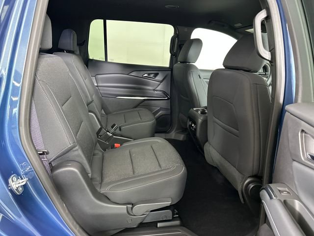 Used 2025 Chevrolet Traverse LT w/ Driver Confidence Package image 27