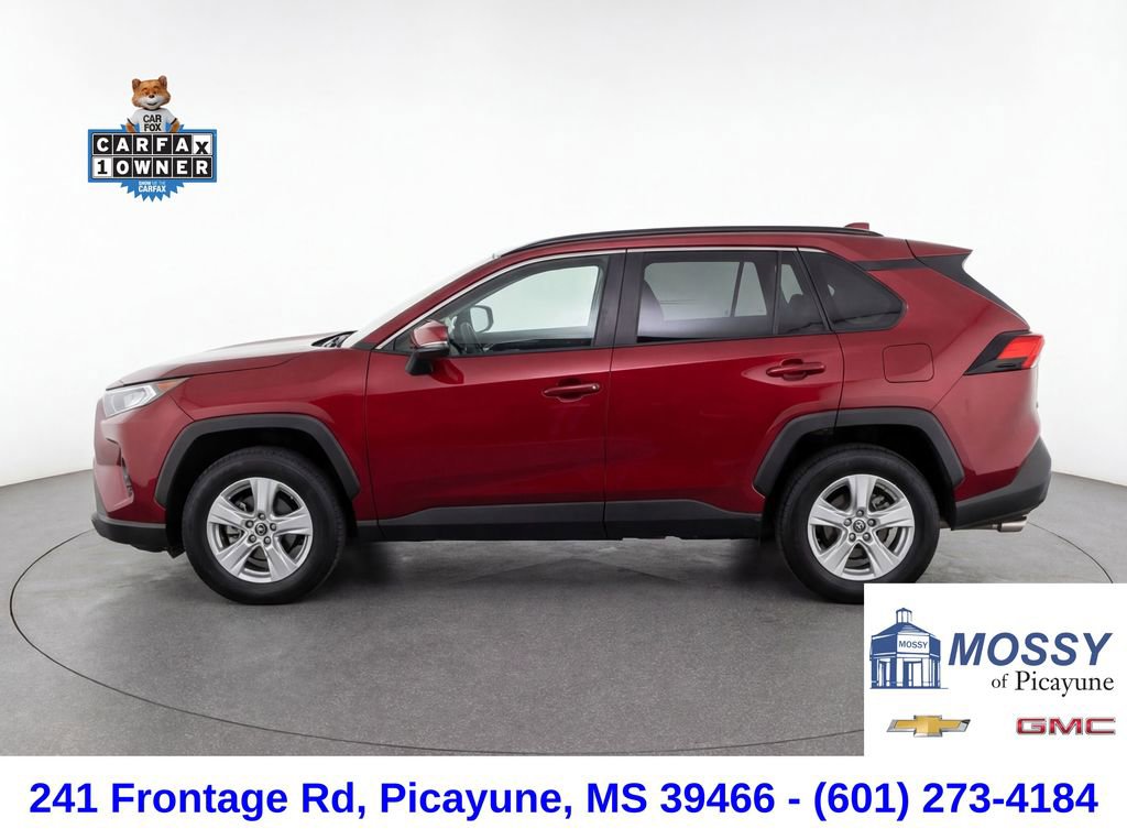 Used 2021 Toyota RAV4 XLE w/ Convenience Package image 7