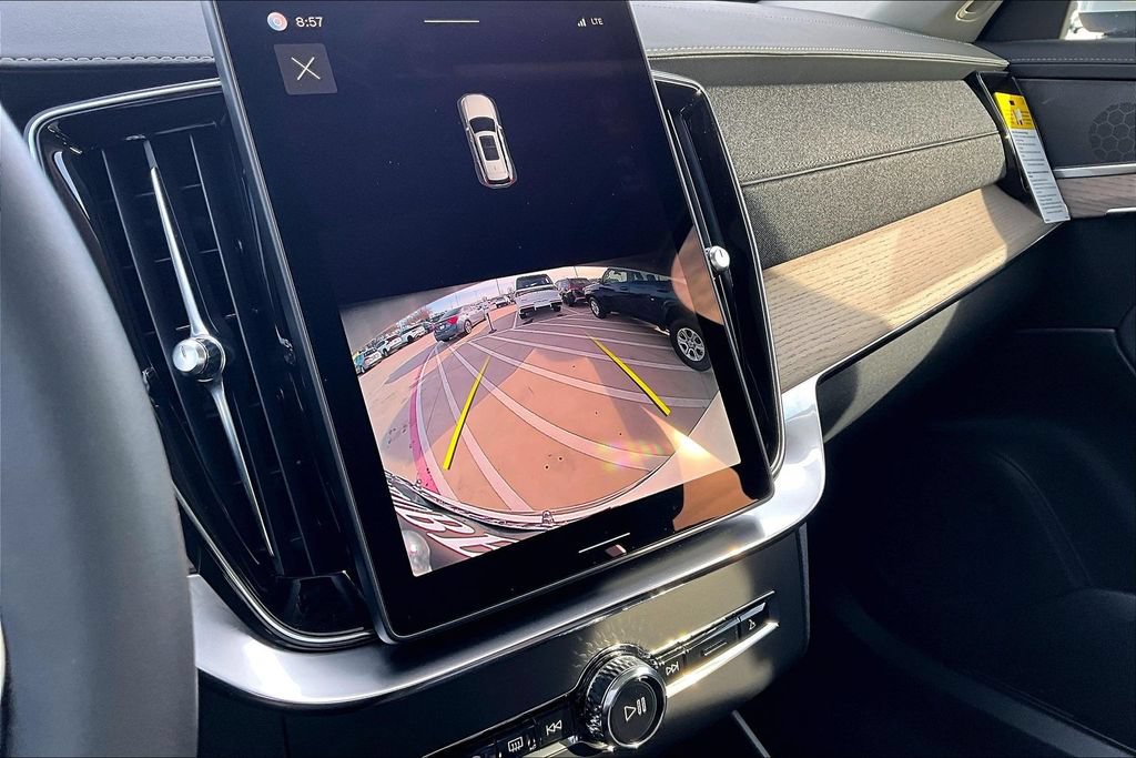 New 2026 Volvo XC90 B6 Core AWD/4WD image 17