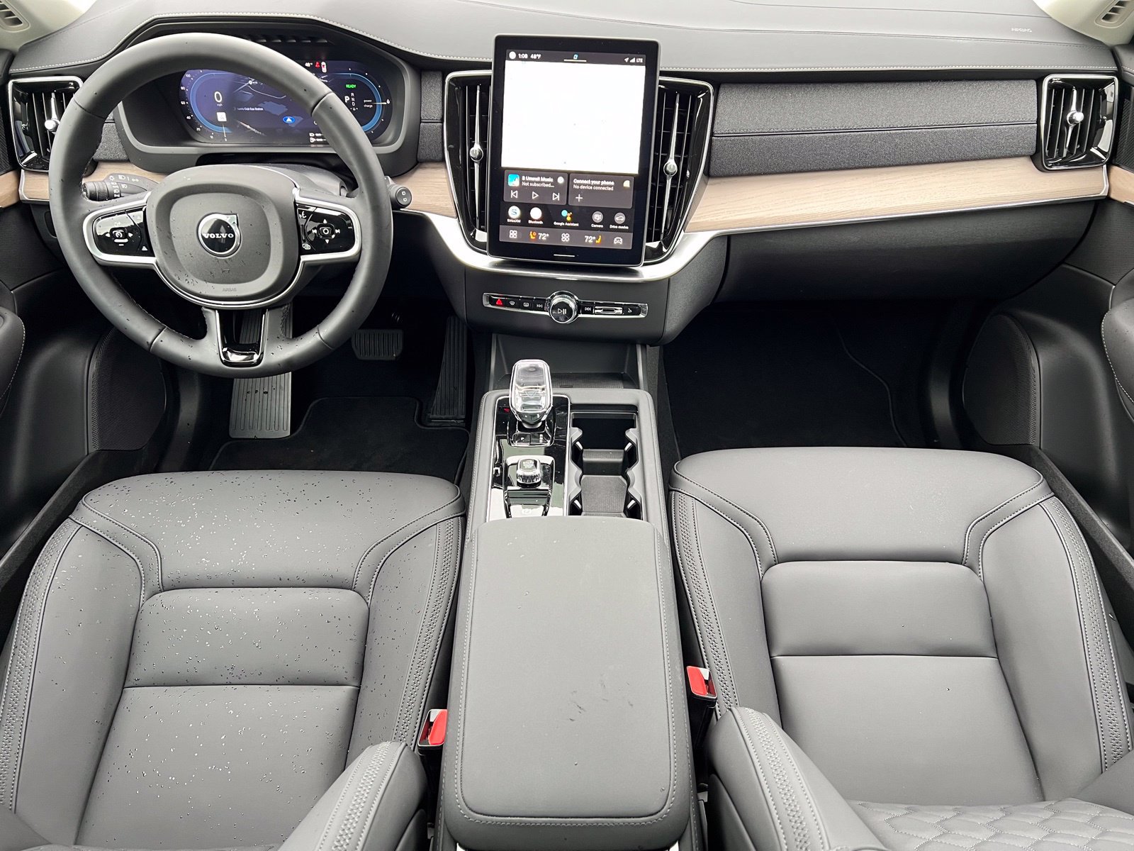New 2026 Volvo XC90 T8 Plus w/ Protection Package Premier AWD/4WD image 21
