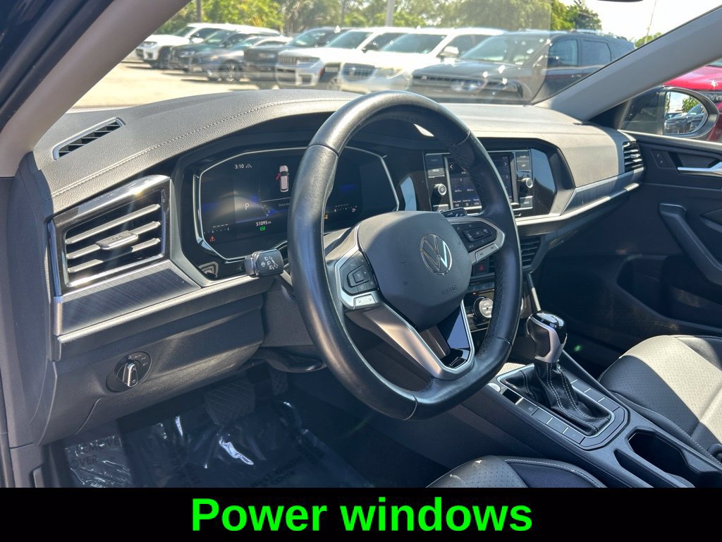 Used 2024 Volkswagen Jetta SE FWD image 11