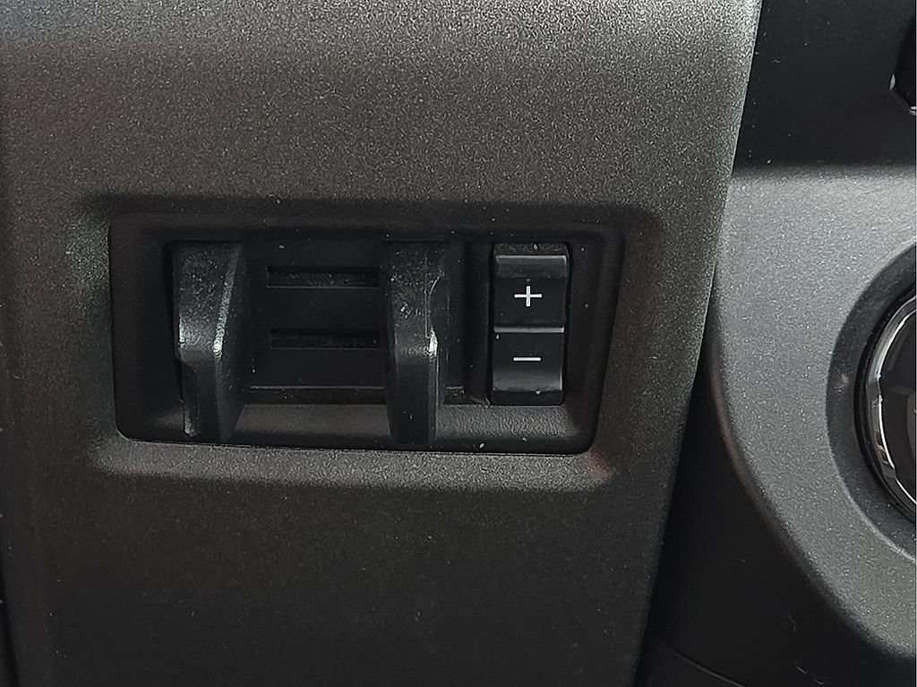 Used 2018 Ford F550 2WD Regular Cab Super Duty image 15