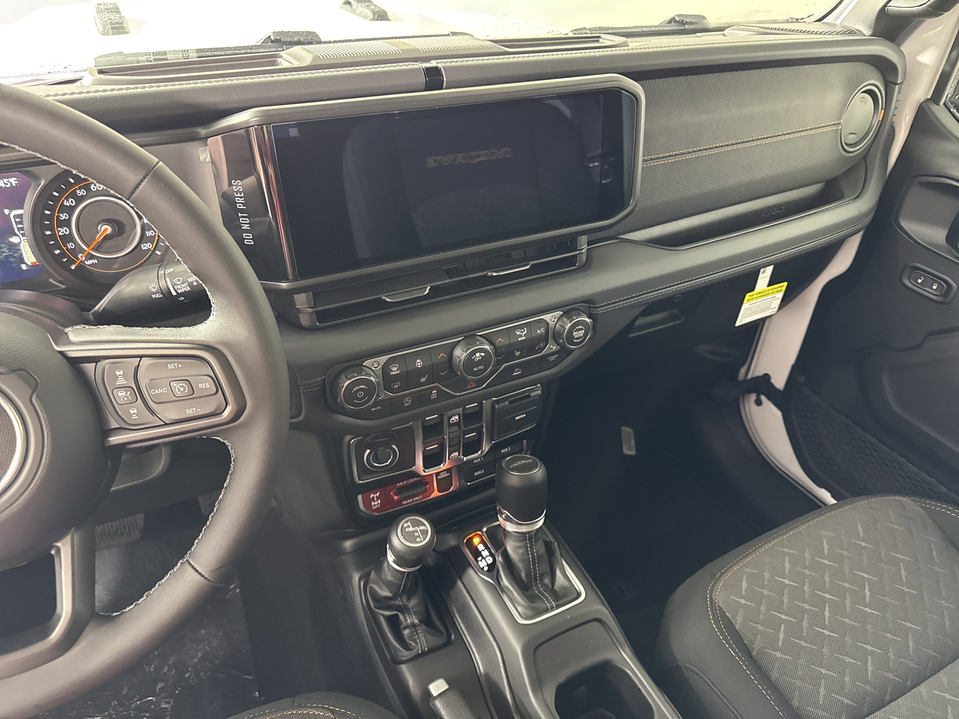 New 2026 Jeep Gladiator Mojave image 25