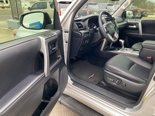 Used 2023 Toyota 4Runner TRD Sport w/ Technology Package image 9