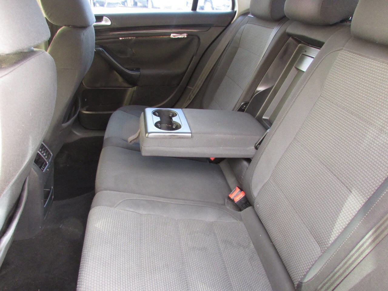 Used 2011 Volkswagen Jetta S image 22