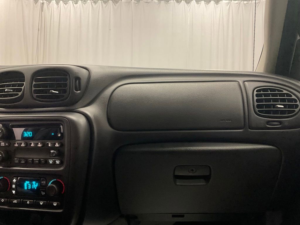 Used 2008 Chevrolet TrailBlazer LT AWD/4WD image 25