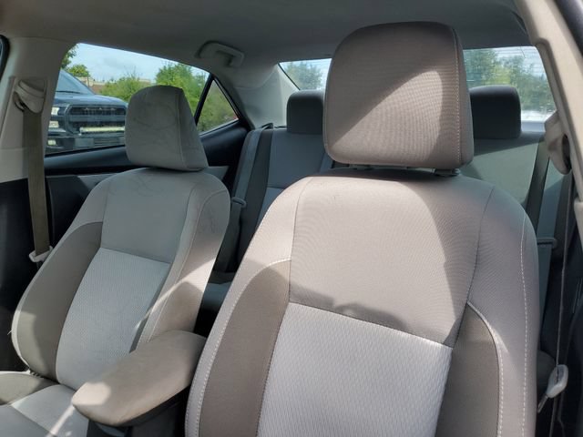 Used 2018 Toyota Corolla LE FWD image 11