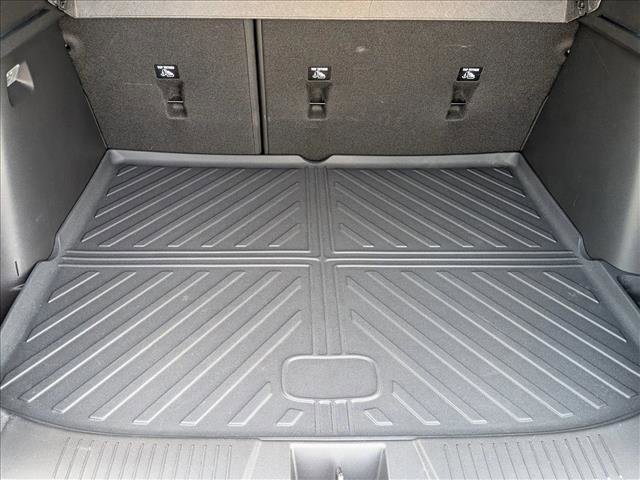 Used 2024 Chevrolet Trax ACTIV w/ Sunroof Package FWD image 6
