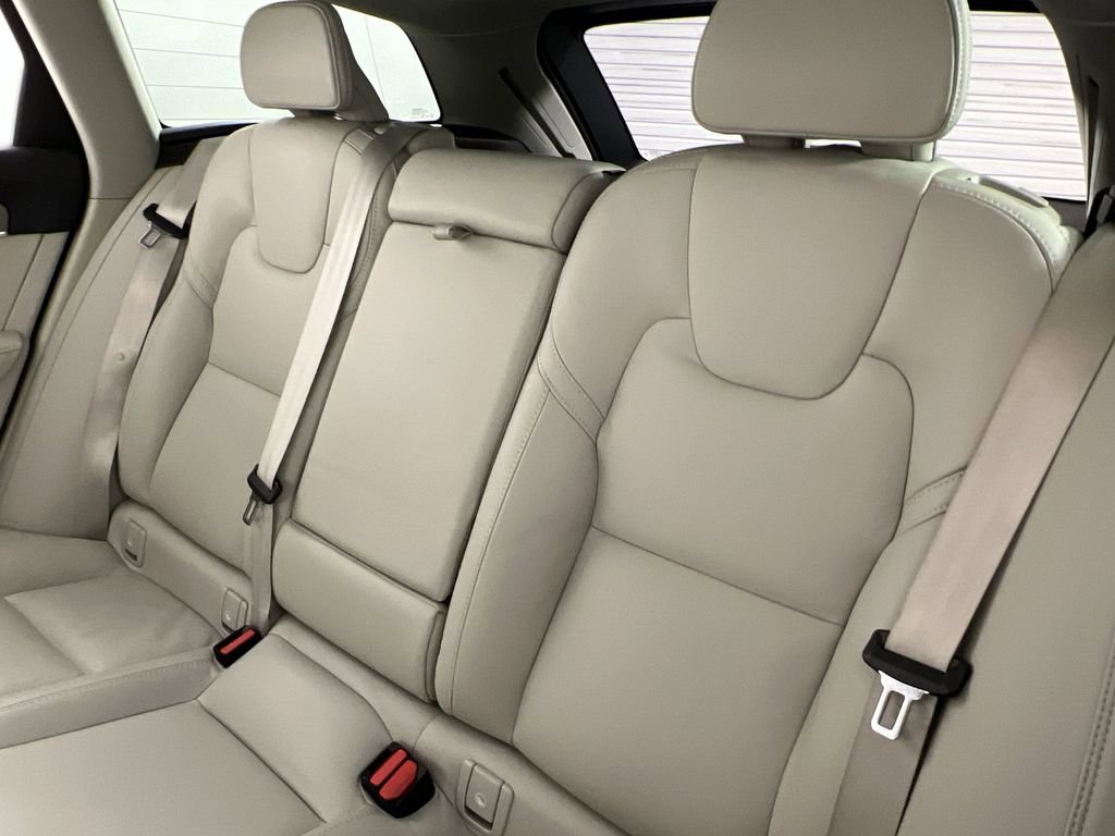 Certified 2025 Volvo V90 B6 Cross Country Ultra image 26