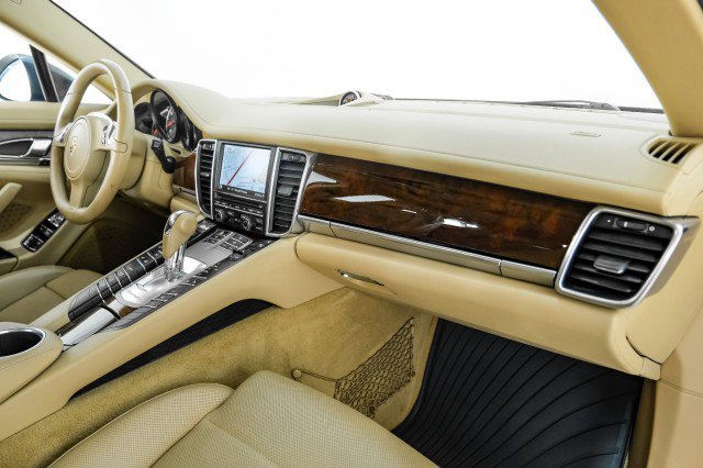 Used 2012 Porsche Panamera 4 image 10